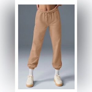 Alo toasted almond accolade sweatpants